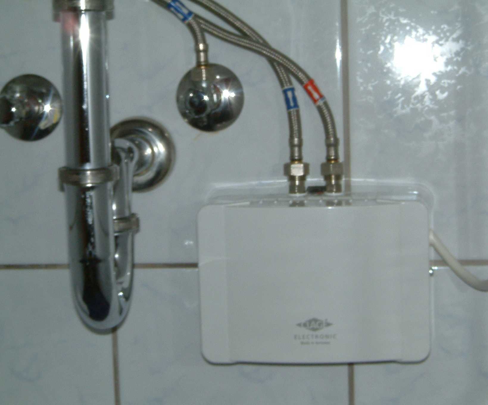 5 Tips to Prevent Mold Under Your Kitchen Sink